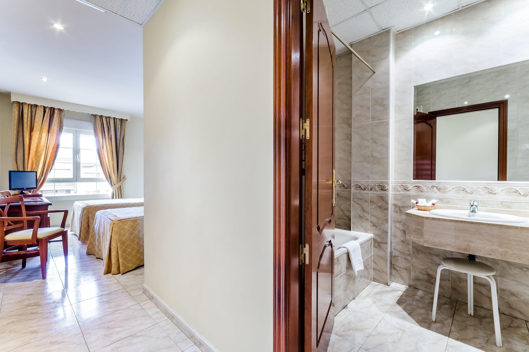 Roma Aurea Hotel Talavera de la Reina Luaran gambar